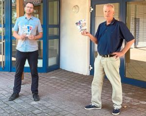 Tobias Götz (links)  und Hans-Joachim Remmert präsentieren das neue Programm der Altensteiger Montagsakademie. Foto: Montagsakademie Foto: Schwarzwälder Bote