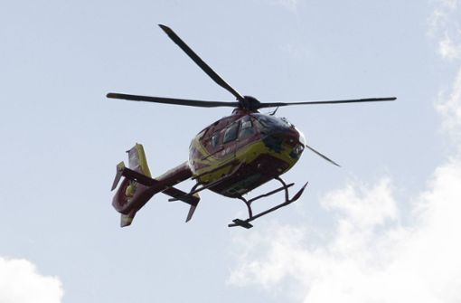 Der Mann wurde nach dem Vorfall per Hubschrauber in eine Spezialklinik gebracht. (Symbolbild) Foto: imago/Roland Mühlanger/imago stock&people