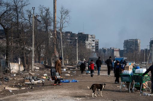 In der schwer zerstörten ukrainischen Stadt Mariupol sollen sich noch mehr als 100 000 Menschen befinden (Archivbild). Foto: dpa/Maximilian Clarke