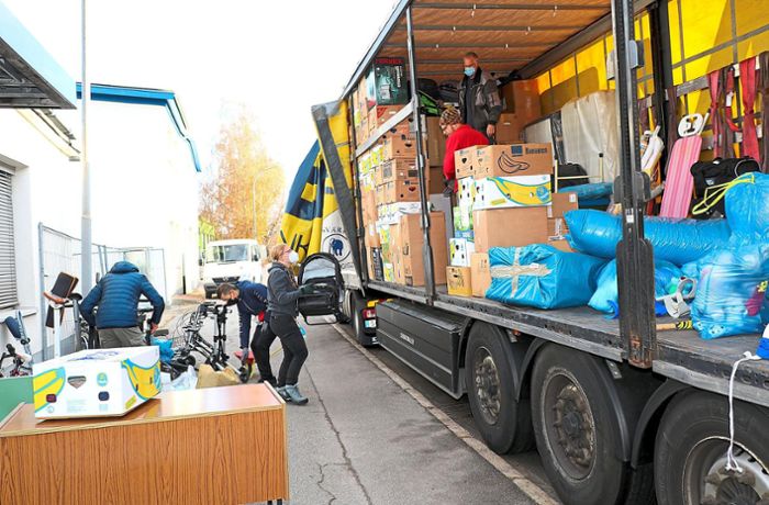Hilfstransport nach Budapest: DRK verteilt Güter aus St. Georgen in Ungarn