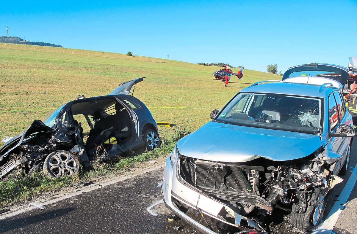 Beim Unfall entstand Totalschaden an beiden Fahrzeugen.