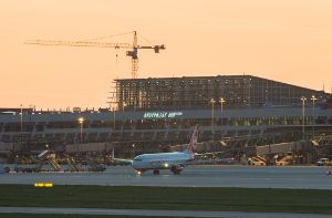 Der Flughafen Stuttgart erwartet für 2015 wieder ein Umsatzplus. Foto: dpa
