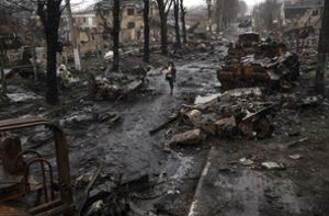 In der ukrainischen Stadt Butscha, 25 Kilometer nordwestlich der Hauptstadt Kiew, bietet sich nach dem Rückzug der russischen Armee ein Bild des Grauens. Foto: dpa/Rodrigo Abd