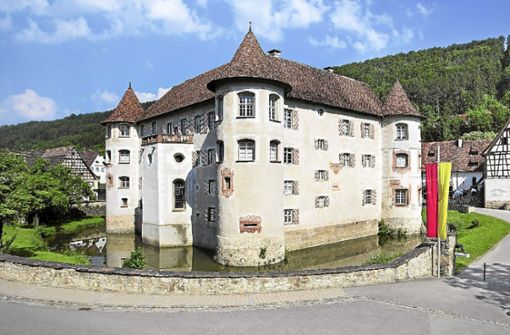 Das Wasserschloss lockt Jahr für Jahr zahlreiche Touristen an. Foto: Steinmetz