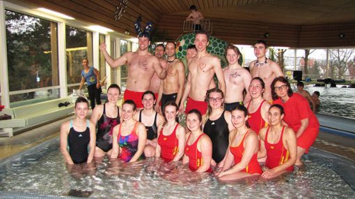 Rettungsschwimmer der DLRG-Ortsgruppe Meßstetten haben am Bezirkswettkampf in Balingen teilgenommen.  Foto: Wysotzki Foto: Schwarzwälder Bote