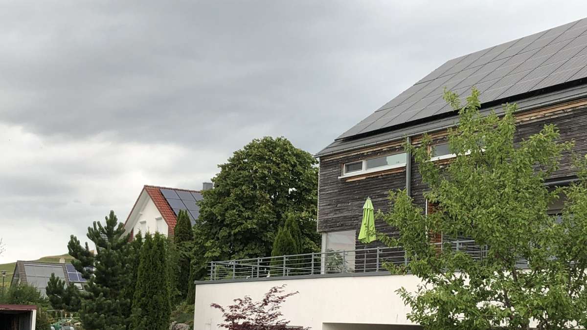 Photovoltaikanlagen in Burladingen: Sonnenstrom kommt nach Problemen wieder  ins Netz - Killertal & Burladingen - Schwarzwälder Bote