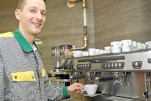 Die Bauarbeiten sind abgeschlossen, der Kaffee läuft – Dirk Fischer kann heute sein Konzept moderner Kaffeehausatmosphäre in Hüfingen im Café Süßer Winkel präsentieren. Foto: Filipp Foto: Schwarzwälder-Bote