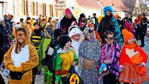 Beim Kinderumzug gehen die Knirpse des Kindergartens St. Josef voran, ihr Motto: „Karneval der Tiere“. Foto: Wolf