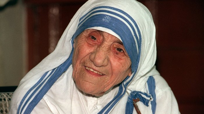 Mutter Teresa ist jetzt heilig