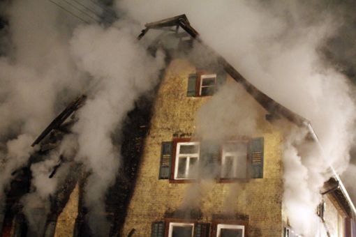 Das Wohnhaus in Fischbach brannte vollständig aus. Foto: Bartler-Team