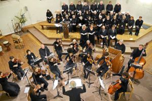 Chor und Orchester der Martinskirche sowie Solisten bei  bei der Aufführung von Stabat mater.  Foto: Stawenow Foto: Schwarzwälder Bote