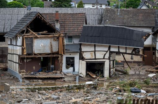 In Schuld sind mehrere Häuser eingestürzt. Foto: dpa/Harald Tittel