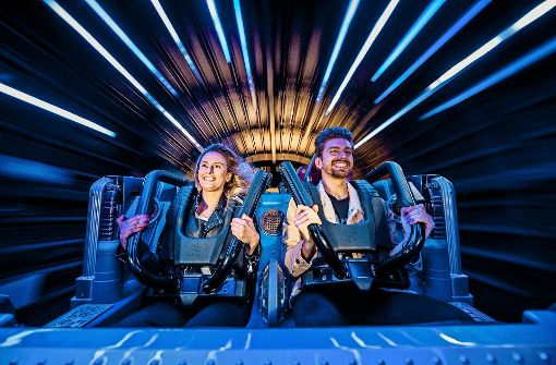 Eine Fahrt im „Star Wars Hyperspace Mountain“ schüttelt auch erfahrene Achterbahn-Besucher kräftig durch. Foto: Disneyland Paris