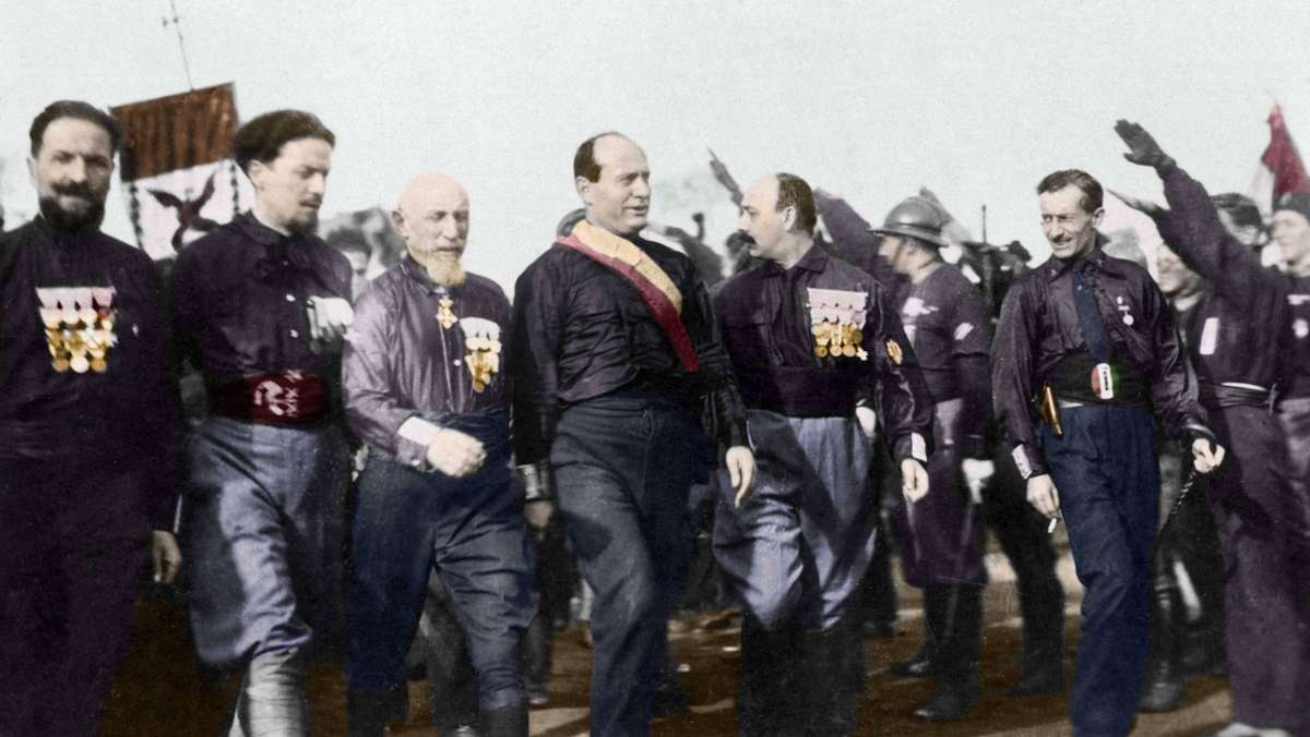 Machtergreifung in Rom: Mussolini blufft sich  an die Macht