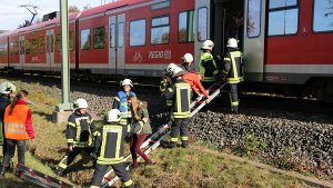 Tödlicher Unfall: Frau wird von Zug erfasst und stirbt