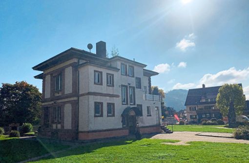 Die Gemeinde Steinach hat das Pfarrhaus 2021 gekauft. Jetzt wurden Konzepte für die Sanierung und Umgestaltung des Pfarrgartens vorgelegt. Foto: Kleinberger