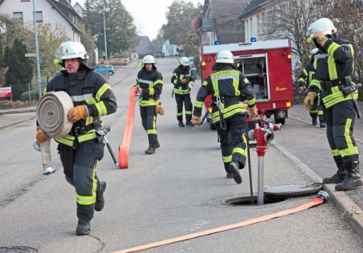 Die Schopflocher Feuerwehr – hier bei der gemeinsamen Hauptübung aller Abteilungen im Herbst – wird neu strukturiert.  Foto: Ade Foto: Schwarzwälder Bote