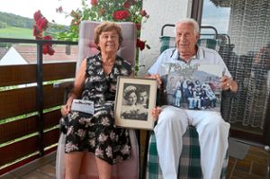 Helga und Hans Ehrenfeld sind 65 Jahre verheiratet und feiern das seltene Fest der eisernen Hochzeit.  Foto: Bausch Foto: Schwarzwälder Bote