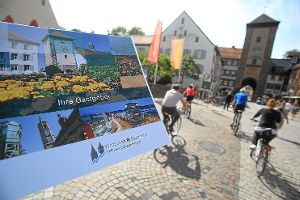Mit Broschüren wirbt Villingen-Schwenningen für einen Aufenthalt in der Doppelstadt. Vor allem viele Fahrradtouristen zieht es während des Sommers in die Baden-Württemberg-Stadt. Foto: Marc Eich