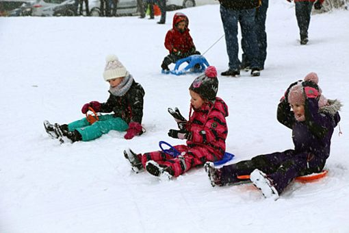 Soviel Schnee! Das ist toll für Kinder. Wenn sich doch nur alle Erwachsenen an die Regeln halten würden. Foto: Schwarzwälder Bote