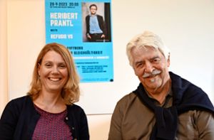 Astrid Sterzel und Manfred Kiewald laden ein zu Vortrag und Podiumsdiskussion über Menschenrechte und Humanität. Foto: Heinig