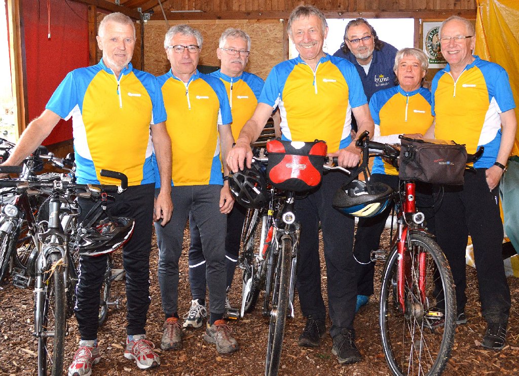 Die Radlergruppe um Uli Schanz (Mitte) aus Villingendorf hat auch in diesem Jahr wieder die Tour für die Eröffnung der Fahrradsaison zusammengestellt.  Foto: Siegmeier Foto: Schwarzwälder-Bote
