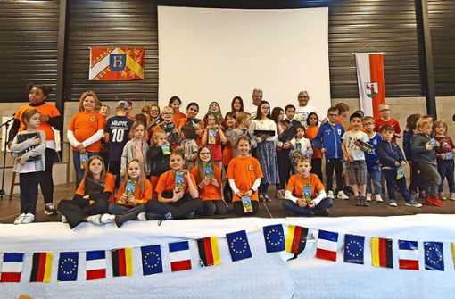 Die Kinder der Grundschulen von Schuttern und Herbsheim waren am Programm beim Fest in Herbsheim beteiligt. Foto: Bohnert-Seidel