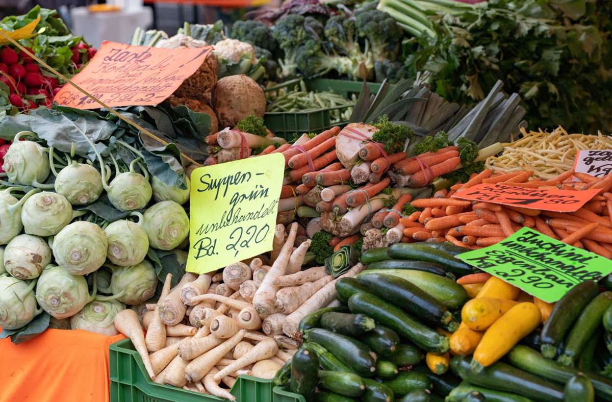 Lebensmittel sind deutlich teurer geworden. Foto: dpa/Frank Rumpenhorst