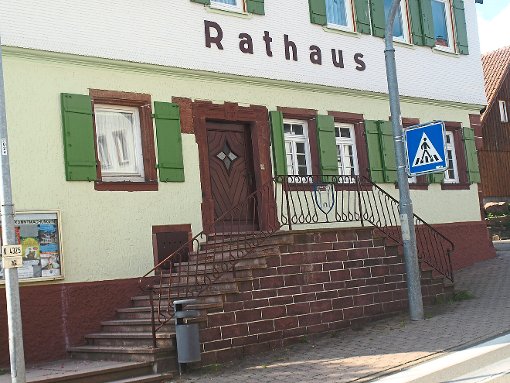 Der vorgesehene Umbau des Altburger Rathauses ist vorerst einmal gestoppt worden.  Foto: Hölle Foto: Schwarzwälder-Bote