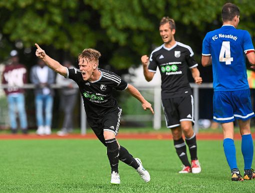 Dominik Wölfle möchte mit dem FC Schonach noch viele Tore in der Restsaison bejubeln.  Foto: Kienzler
