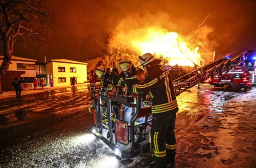 Beim Großbrand in Mönchweiler rückte auch die Feuerwehr St. Georgen an – obwohl Villingen näher liegt. Foto: Marc Eich