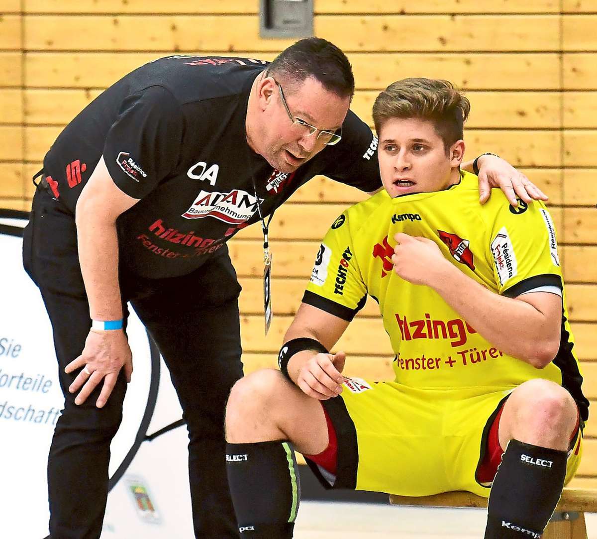 TVW-Trainer Ole Andersen (links) muss gegen Günzburg auf Yanez Kirschner und Yannick Ludwig verzichten. Foto: Wendling