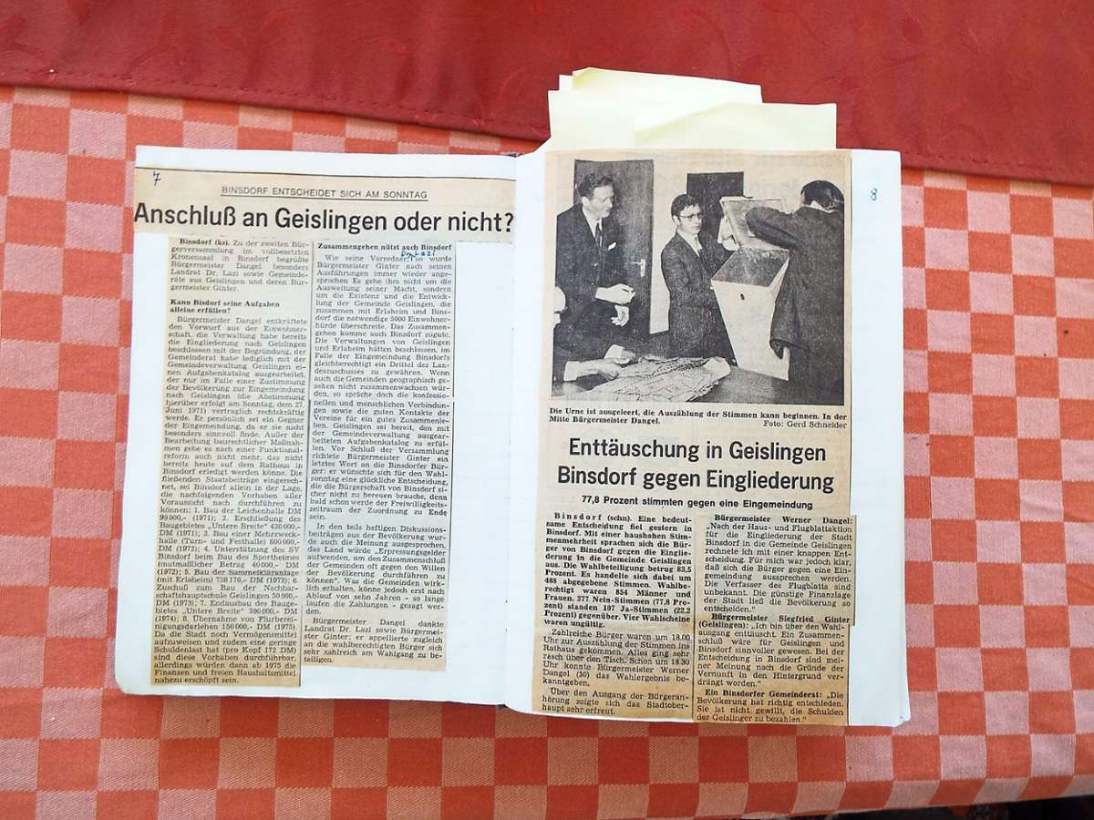 Die Eingemeindung Binsdorfs nach Geislingen war ein Thema, das Anfang der 1970er-Jahre auch die Berichterstattung in der Tageszeitung bestimmte und so Eingang in Paul Helds Ortschronik gefunden.