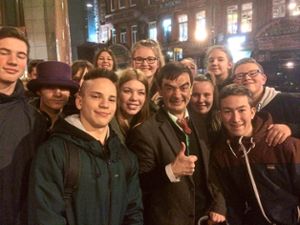 Die Gemeinschaftsschüler begegneten bei ihrem London-Trip auch einem Doppelgänger von  Mr. Bean. Foto: Schwarzwälder Bote
