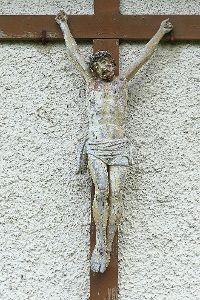 Ob das Kreuz an der Falkensteiner Kapelle in Schramberg ein Missions- oder Friedhofskreuz ist, dazu gibt es bislang keine eindeutigen Quellen. Foto: Harald Bargenda