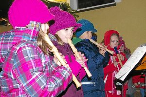 Die Schülerinnen der Flötenklasse zeigten, was sie in den drei Monaten seit der Gründung gelernt haben.  Foto: Roller Foto: Schwarzwälder-Bote