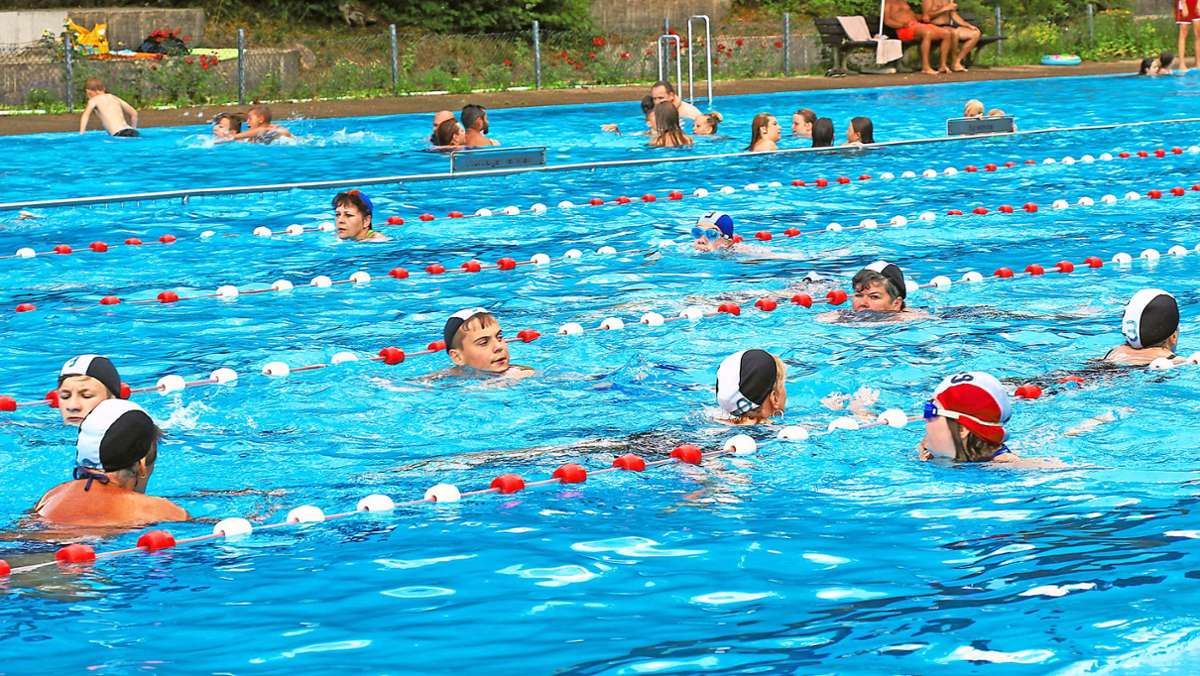 Waldsportbad Triberg: 24-Stunden-Schwimmen für guten Zweck