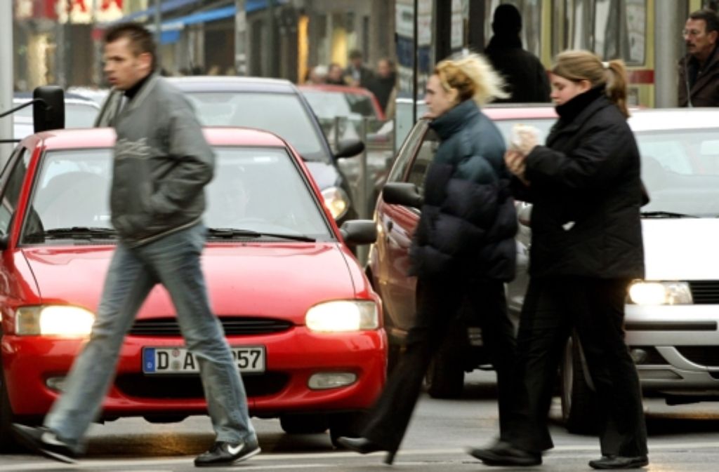 Auch Fußgänger können in den zweifelhaften Genuss von Punkten in Flensburg kommen. Foto: dpa