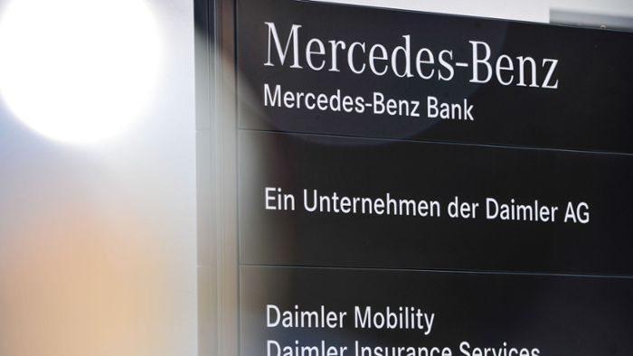 Mercedes-Bank kündigt 340 000 Kundenkonten