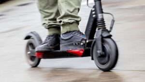 E-Scooter-Fahrer onaniert während der Fahrt – Polizei sucht Zeugen