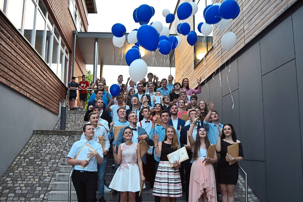 Auf zu neuen Taten – die Abschlussschüler der GMS Mönchweiler freuen sich auf die Zukunft.  Foto: Hettich-Marull Foto: Schwarzwälder Bote