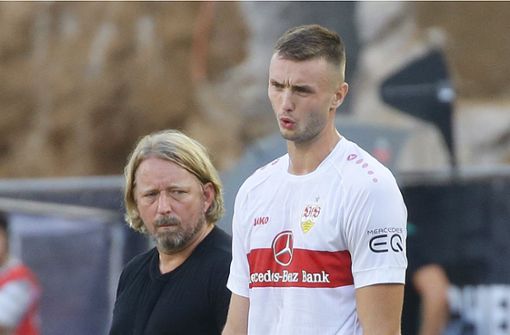 Verkauft der Sportdirektor Sven Mislintat (li.) bald den Stürmer des VfB, Sasa Kalajdzic, nach England? Foto: Baumann/Hansjürgen Britsch