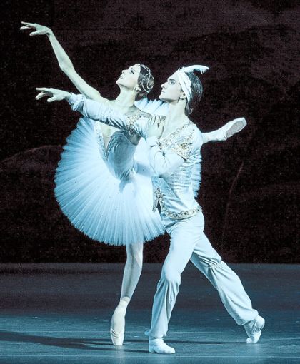 Von einer tragischen Liebesgeschichte erzählt das Ballett La Bayadère.   Foto: Veranstalter Foto: Schwarzwälder Bote