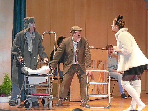 Das Tiyatro Furiosa führte im Loßburger Kinzighaus das Theaterstück Die Bremer Stadtmusikanten auf.  Foto: Haubold Foto: Schwarzwälder-Bote