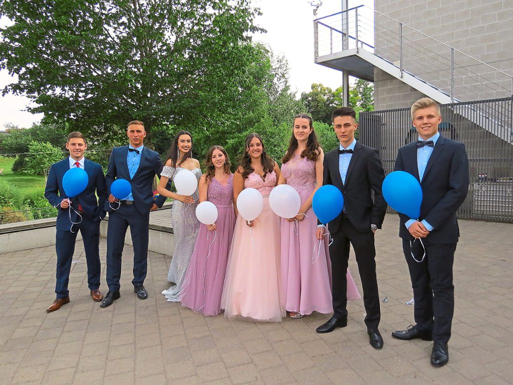 Empfingen: Schüler aus Empfingen legen am Haigerlocher Gymnasium ihr Abitur ab