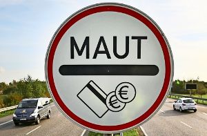 Der Präsident des Deutschen Verkehrsgerichtstags Kay Nehm fordert eine streckenabhängige Pkw-Maut für alle Nutzer zur Sanierung und zum Ausbau von Verkehrswegen.  Foto: dpa-Zentralbild