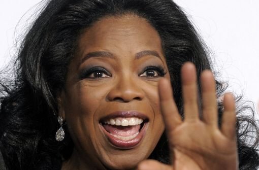 Sie schlägt sie alle und das zum vierten Mal in Folge: US-Talkkönigin Oprah Winfrey hat laut Forbes zwischen Mai 2011 und Mai 2012 rund 165 Millionen Dollar eingenommen. Die einzige Frau unter den Top-Ten-Topverdienern hat ihr Geld mit ihrer eigenen Zeitschrift und Radio- sowie Fernsehverträgen verdient. Foto: AP