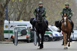 Das Polizei-Aufkommen in Stuttgart könnte demnächst höher sein als zuletzt. Gerade bei Großveranstaltungen. Foto: dpa