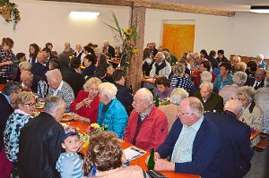 Sehr gut besucht war gestern das Pfarrhaus in Fischbach. Die Kirchengemeinde feierte das Patrozinium.  Foto: Bantle Foto: Schwarzwälder-Bote