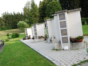 Drei weitere Urnenstelen sollen auf dem Straßberger Friedhof gebaut werden.  Foto: Archiv Foto: Schwarzwälder Bote
